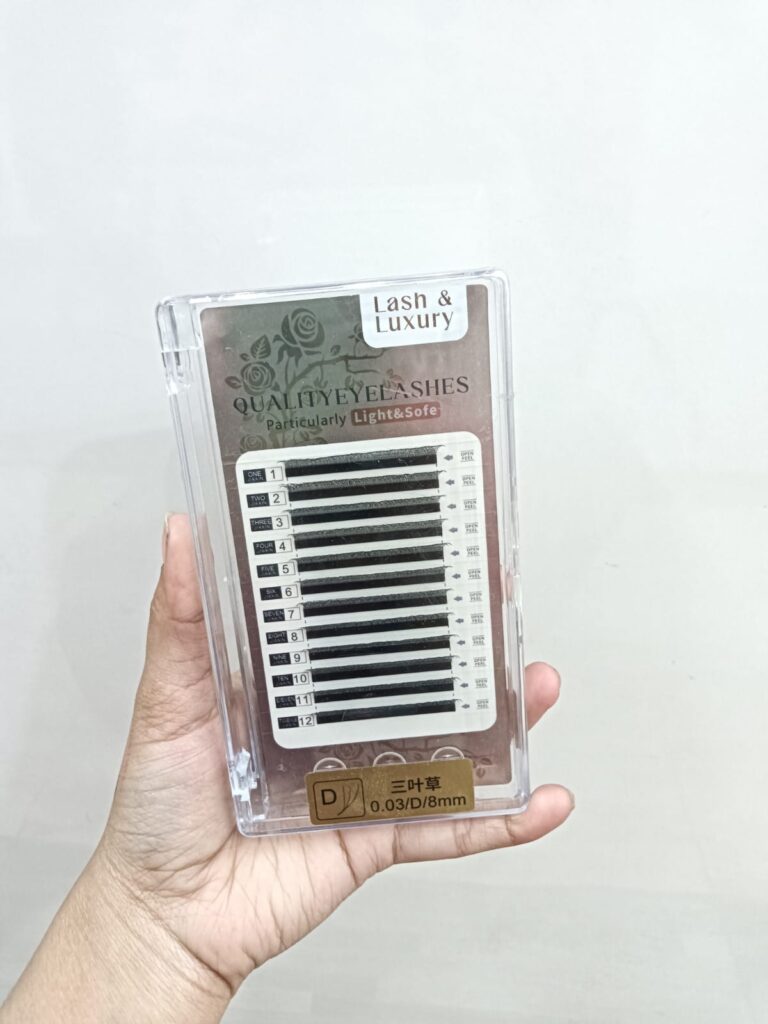 Lash & Luxury Eyelash Extension - 0.03/D/8MM