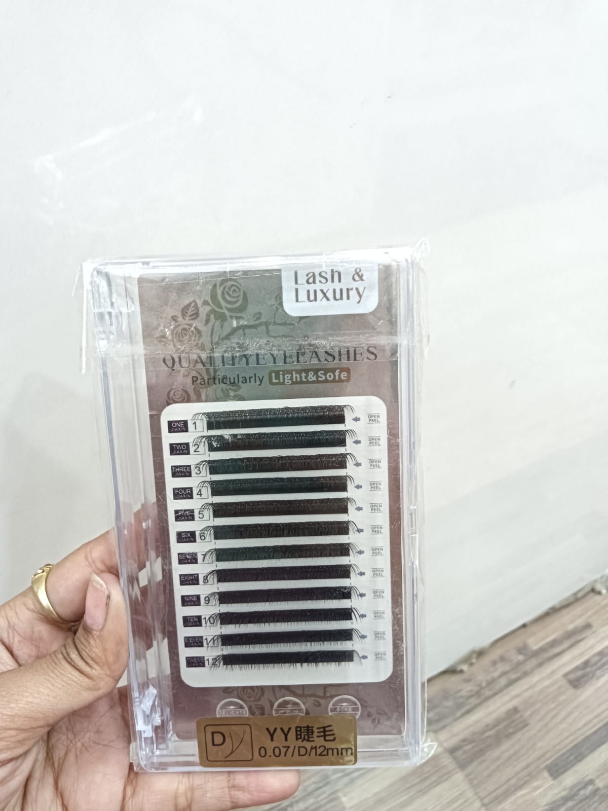 Lash & Luxury Eyelash Extension -YY 0.07/D/12MM