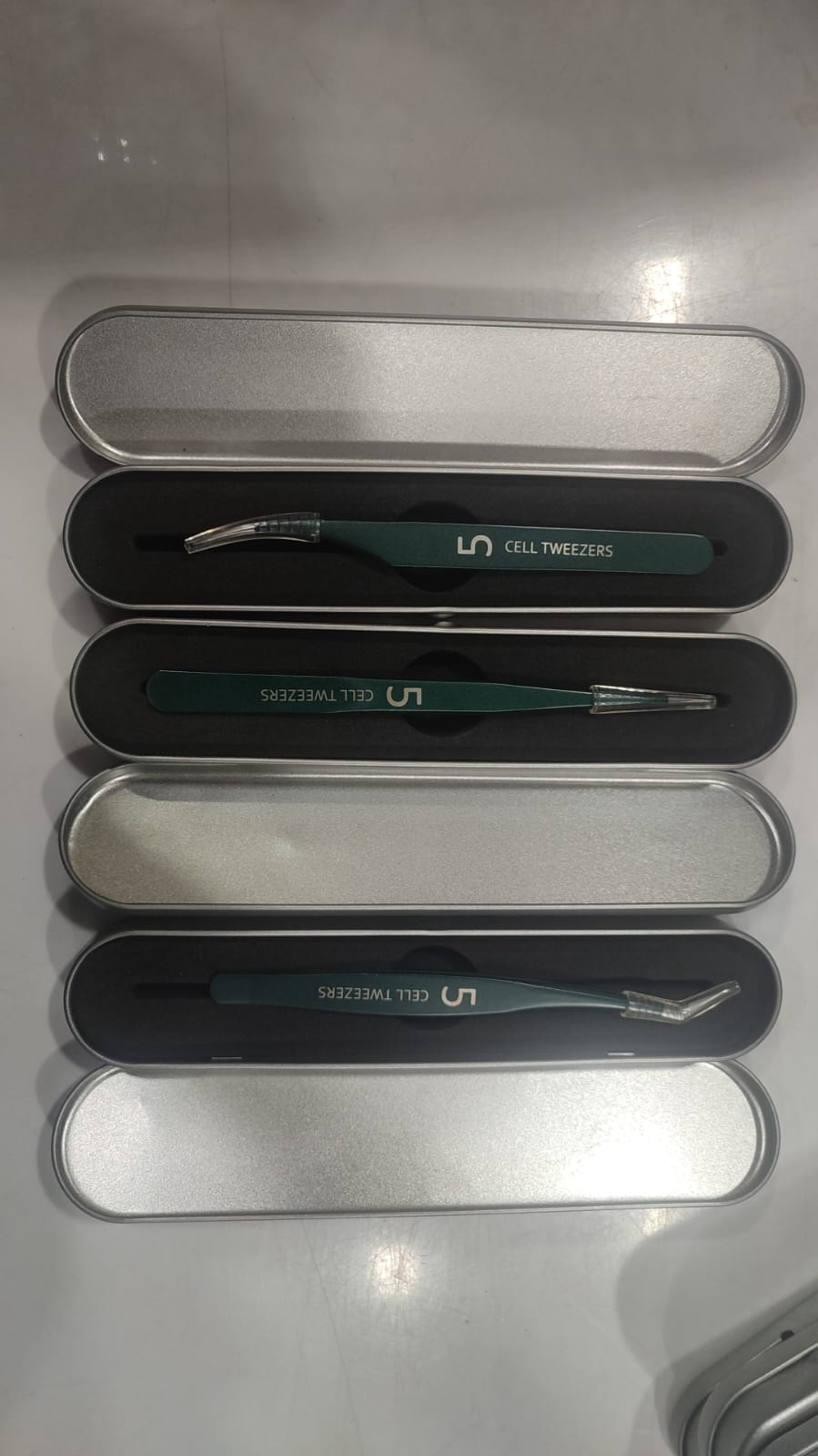 Beauty Ceuticals Tweezer Set Of 1