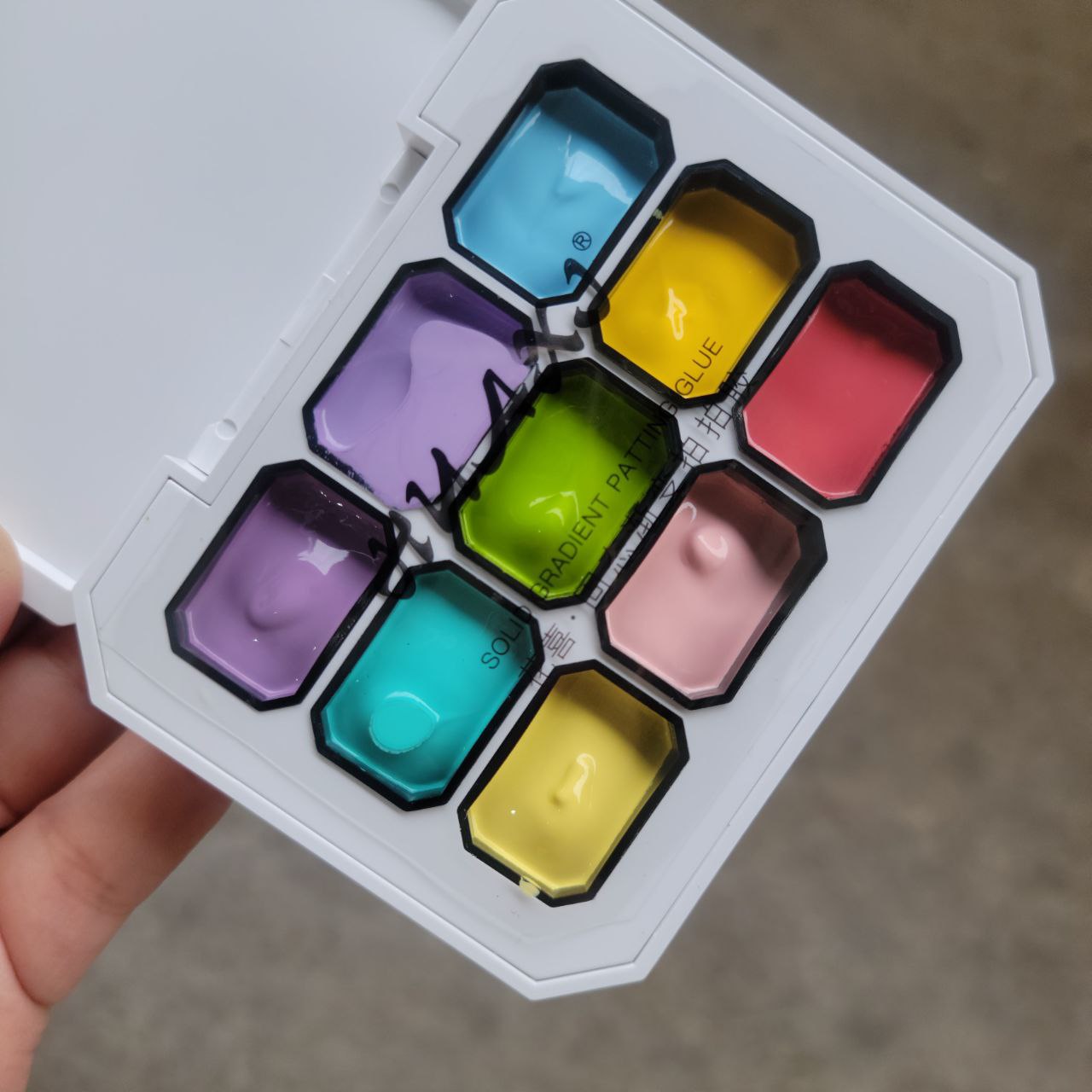 HUAXJ Solid Gradient Patting Glue  | Shade No-C | Pat Paint Trending