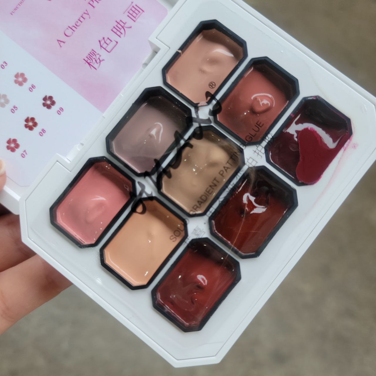 HUAXJ Solid Gradient Patting Glue  | Shade No- F