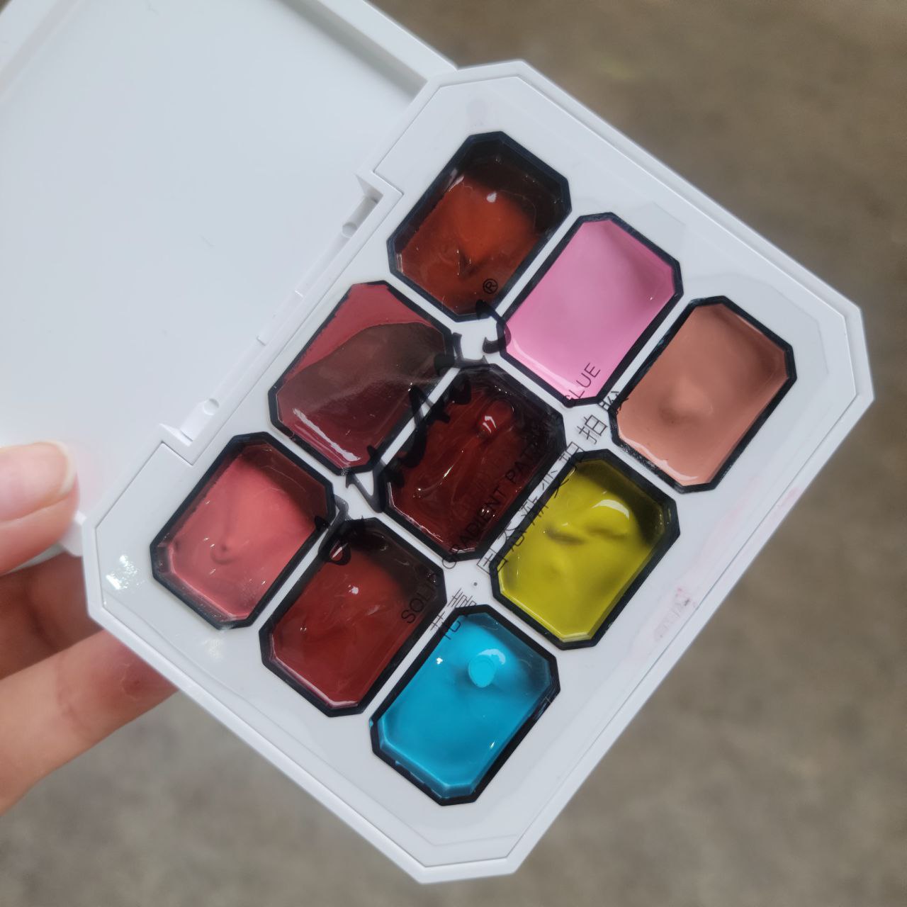 HUAXJ Solid Gradient Patting Glue  | Shade No- G