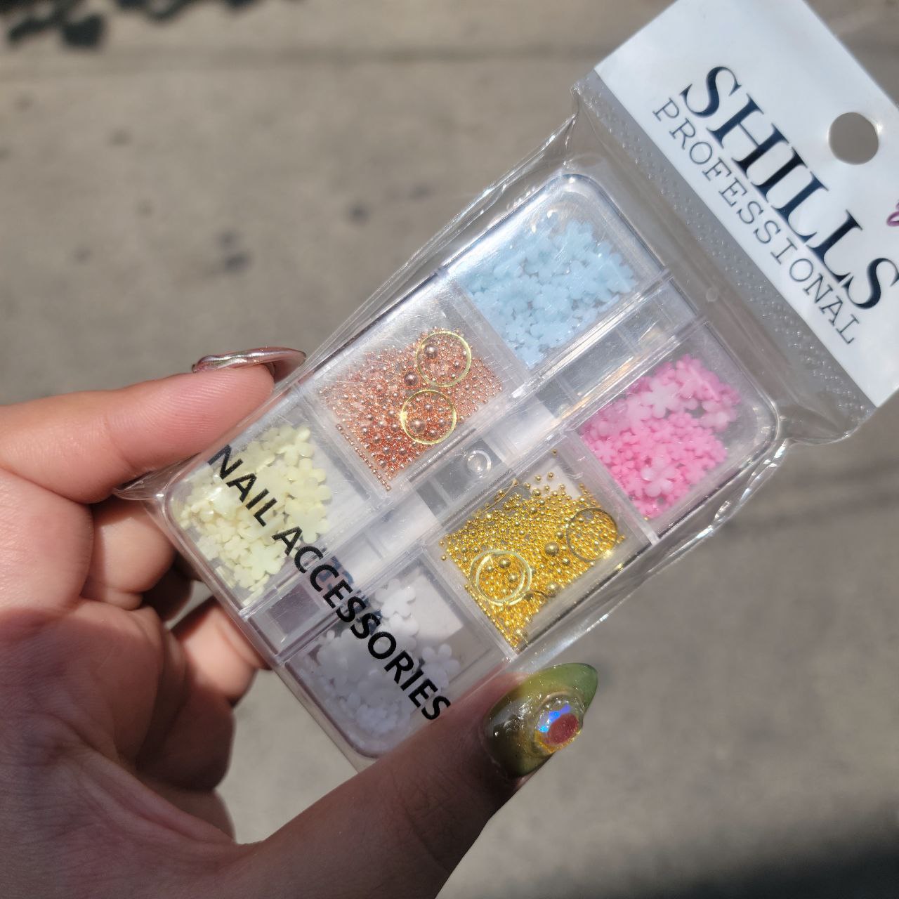 3D Multi-Color Flowers & Beads For Nail Art