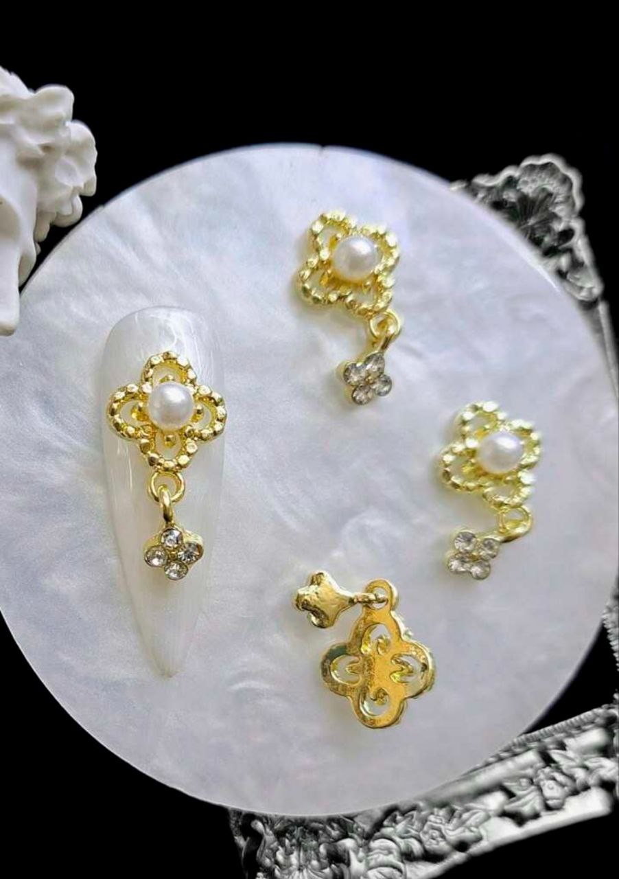 Nailfie Korean Golden Hanging Nail Accessory – 1 Pair | NF-02