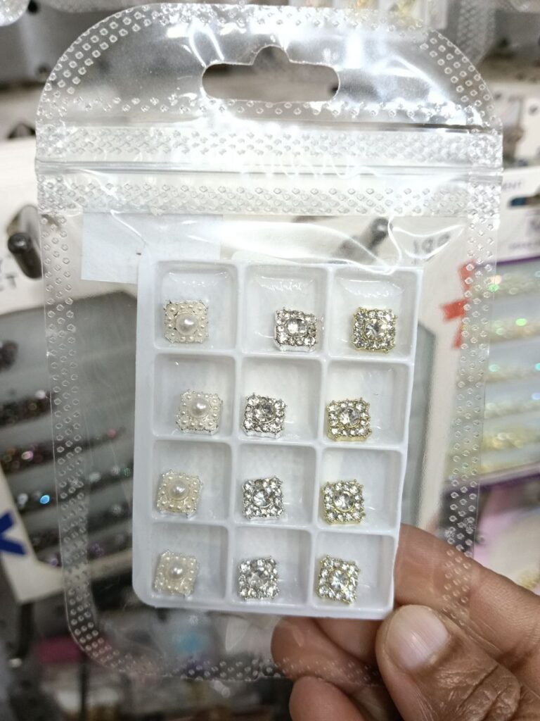 Nailfie Pearl and stone Nail Accessory