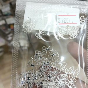 Nailfie Metal Silver Bow Nail Accessory