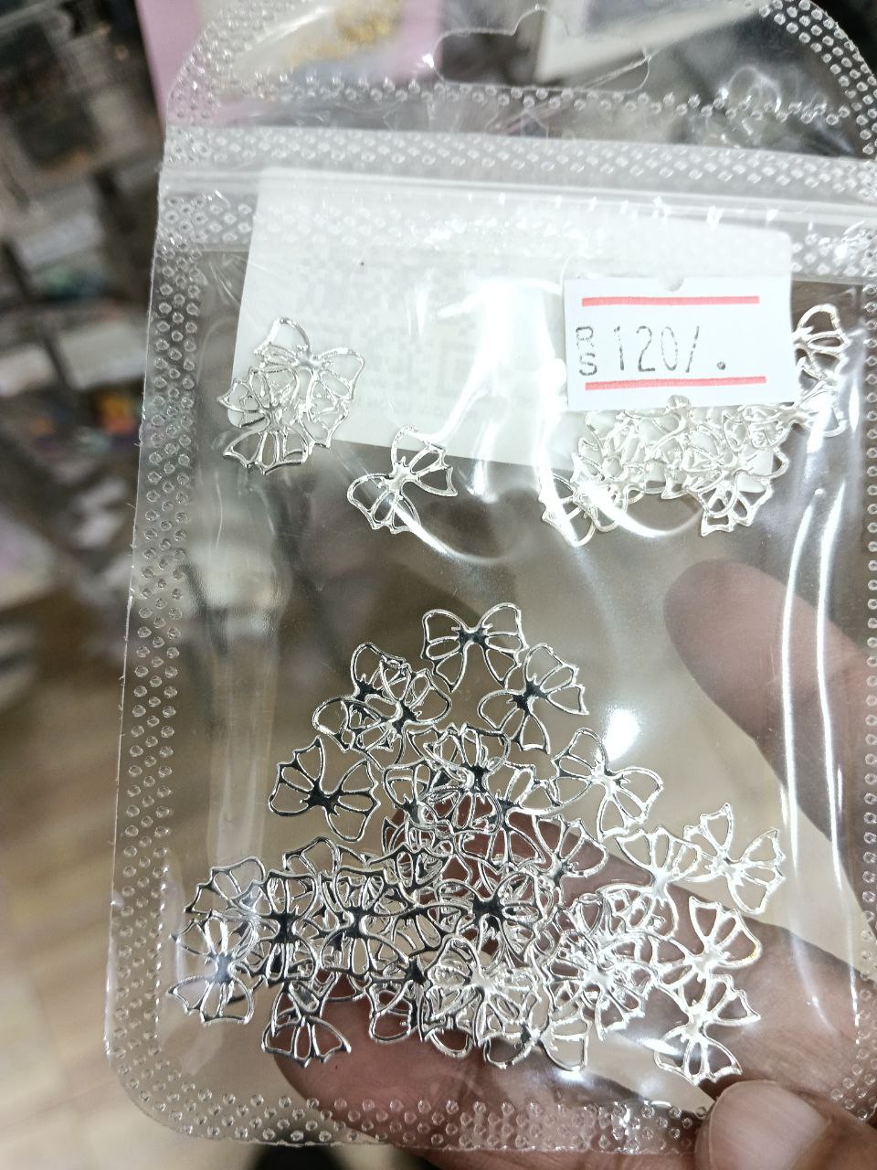 Nailfie Metal Silver Bow Nail Accessory